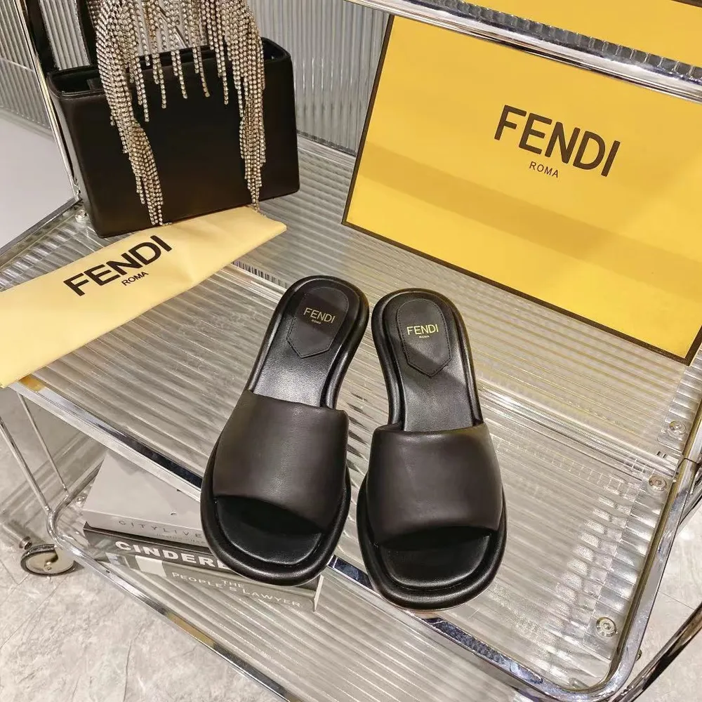2023最新Fendi芬迪系列水臺拖鞋頂級上新啦💫✨