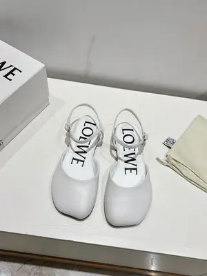 頂級版本🆕💗【羅意威•Loewe】 火爆新款 配合整體原版楦型，時尚而個性好穿 顏色超讚
