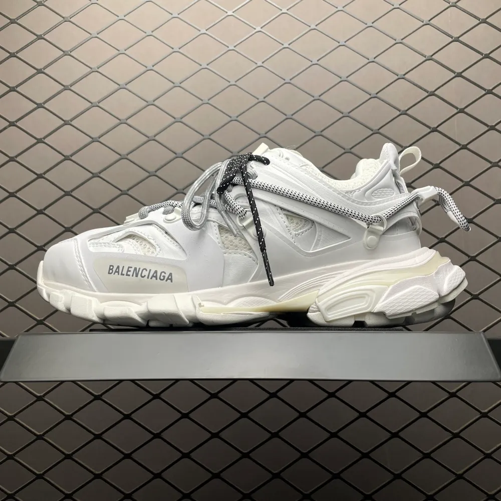 純原Balenciaga 巴黎世家 Track Sneaker 巴黎世家三代 戶外概念復古老爹鞋 專櫃同步包裝 原裝大盒 細節精準對位官方 私模組合大底 從裡到外 最大尺度還原官方ZP 尺碼：35 36 37 38 39 40 41 42 
