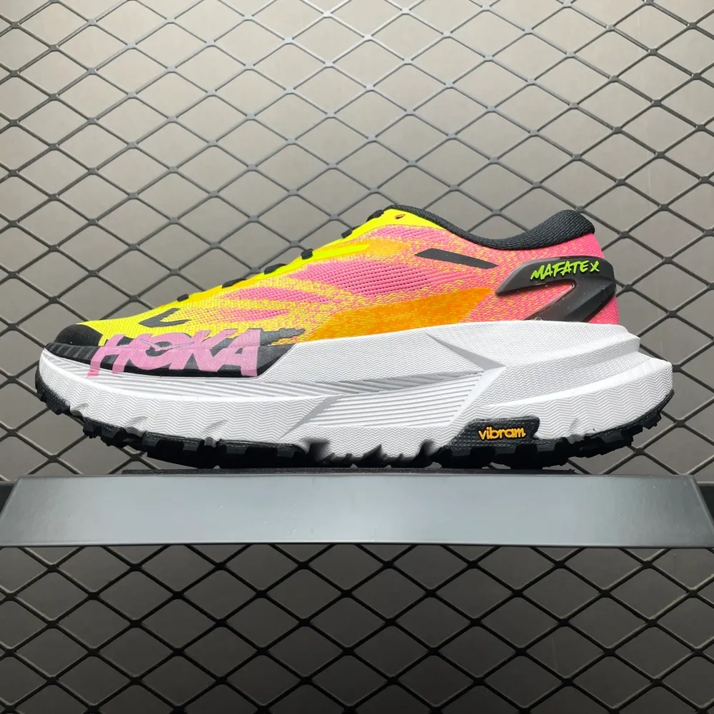 💰550 純原 Hoka Mafate X 瑪法特 超輕厚底輕量山地跑步鞋 1162010 最強品質可隨意對比 尺碼： 36 36.5 37 38 38.5 39 40 40.5 41 42 42.5 43 44 45 編號：25UEFF