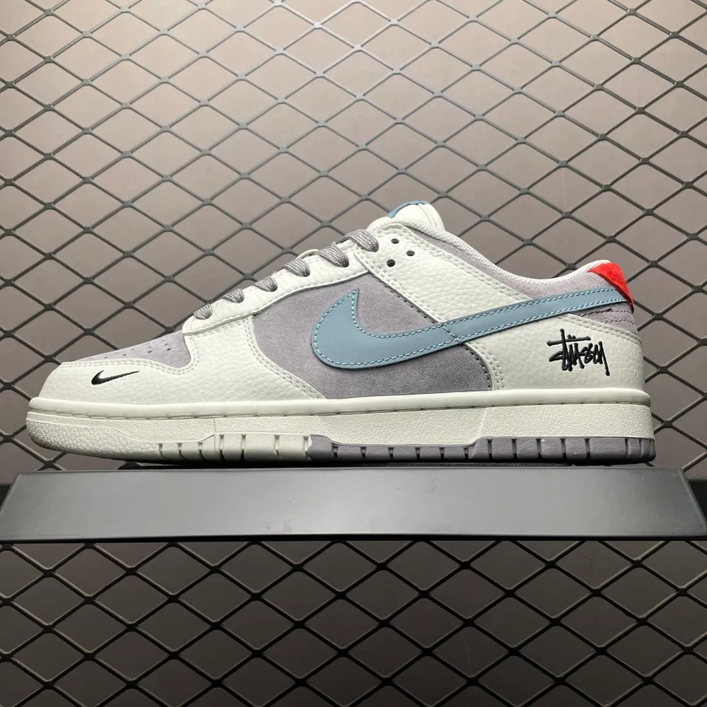 💰640 純原NK Dunk Low 客制款 低幫休閒板鞋 CY5979-108 尺碼：36 36.5 37.5 38 38.5 39 40 40.5 41 42 42.5 43 44 44.5 45 編號：33YEFFJ