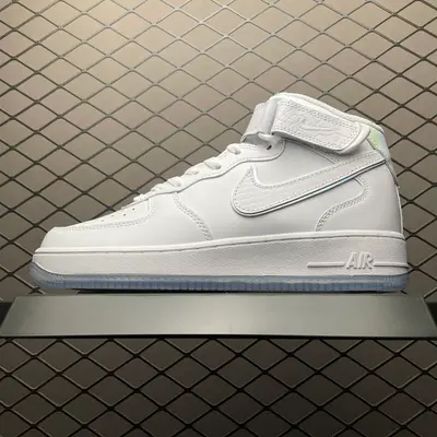 💰590 純原NK Air Force 1 Mid 空軍一號中幫休閒板鞋 FN4274-100 尺碼：35.5 36 36.5 37.5 38 38.5 39 40 40.5 41 42 42.5 43 44 44.5 45 46 47.