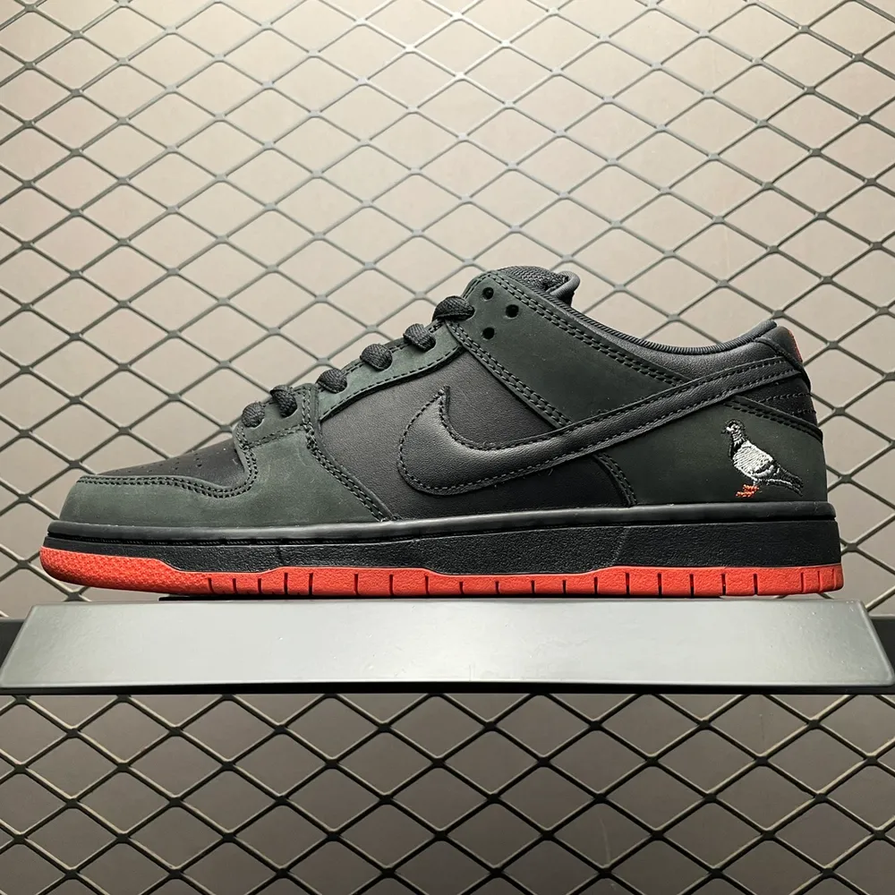 💰720 純原 NK SB Dunk Low " Black Pigeon " 黑鴿子 低幫運動休閒板鞋 883232-008 國內一線頭部大廠出品 知名廠牌TOP/S2同源 原鞋原楦頭紙板開發 原廠織嘜標 全方位細節到位 尺碼：40 4