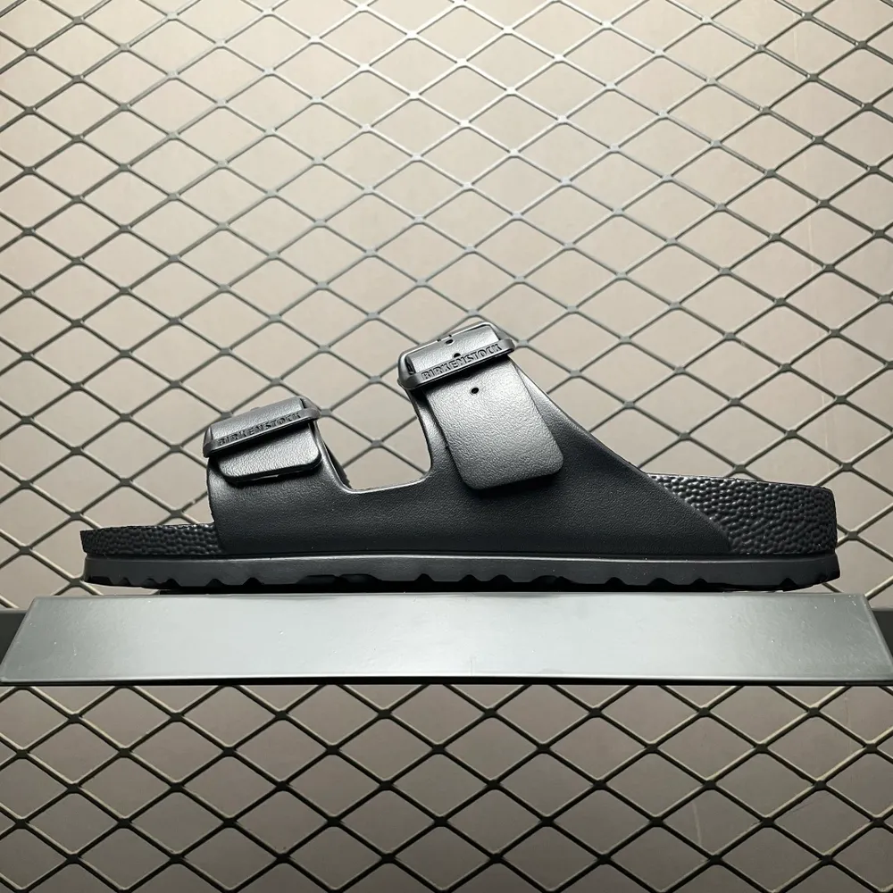 💰410  純原 Birkenstock 博肯/勃肯 EVA 雙扣拖鞋涼鞋 1001497 大廠出品 夏季走量必備爆款🔥超輕發泡大底 整鞋十分輕便 尺碼：36 37 38 39 40 41 42 43 44 45 46 編號：13DCE