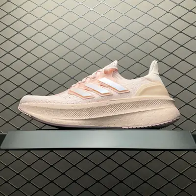 💰569 純原AD 阿迪 Ultra Boost 5 超彈力爆米花中底休閒跑步鞋 ID8845尺碼：36 36.5 37 38 38.5 39 40 編號：27TDEE101