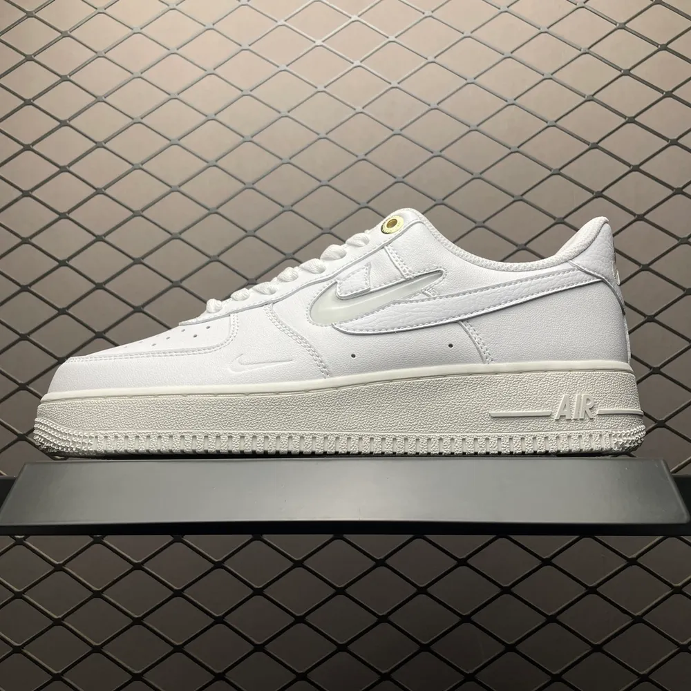 💰550 純原NK Air Force 1 Low 空軍一號低幫休閒板鞋 DZ5616-100 原廠衝刀皮料切割乾淨 無任何毛邊 打造純正空軍 全掌內建蜂窩氣墊 原盒配件 原廠中底鋼印、拉幫完美 全套原楦原模傾力打造完美版型 尺碼：36 