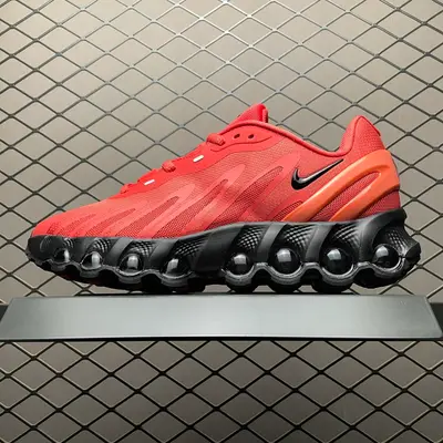 💰550 純原NK Air Max Dn8 氣墊跑鞋 FQ7860-036 全新鞋款在同側採用了圓柱倉式的設計，不僅有防滑耐磨性功能，還搭配了周圍一圈柔軟的泡棉材質，提供全新的複合腳感八成還是泡棉腳感 尺碼：35 36 37 38 39 