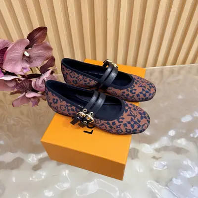 LV  | 路易威登  26𝐬𝐬 2026早春新品 頂級版本⚠️專櫃主打最新款 瑪麗珍單鞋/拖鞋/貓跟拖鞋 硬貨上新🆕