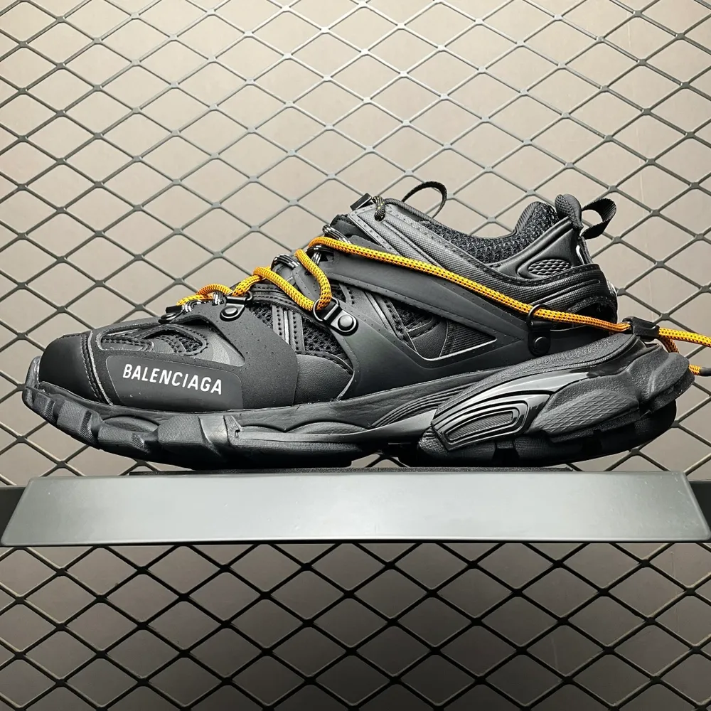 💰860 純原Balenciaga 巴黎世家 Track Sneaker 巴黎世家三代 戶外概念復古老爹鞋  老牌大廠出品 專櫃同步包裝 原裝大盒 細節精準對位官方 私模組合大底 從裡到外 最大尺度還原官方ZP 尺碼：35 36 37 3