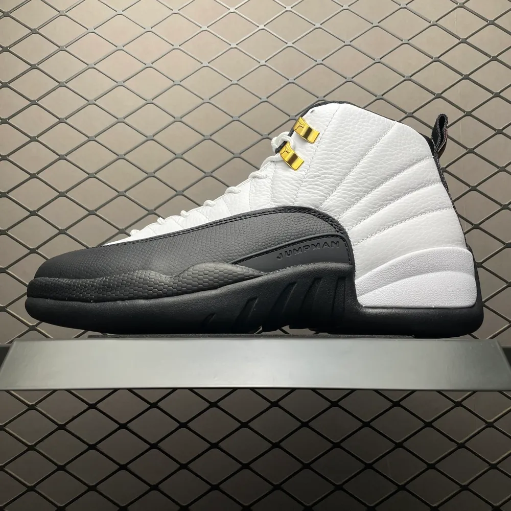 純原 Air Jordan 12 Retro AJ12喬12 男子文化籃球鞋 CT8013-117 圈內知名口碑大廠出品 原楦原紙板 原廠皮料 原廠碳板打造 極致一眼正品既視感 高階外貿零售專供品質 尺碼：40 40.5 41 42 42.