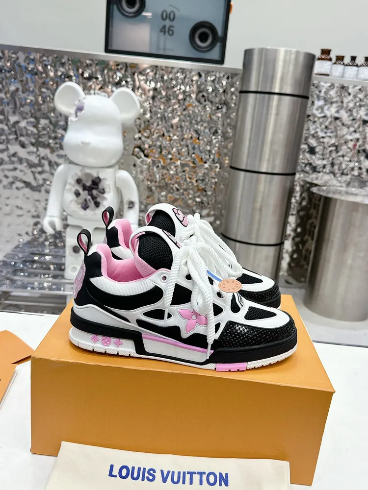 𝙇𝙑  2024/𝐒𝐒 𝐧𝐞𝐰 路易威登走秀滑板鞋爆款， LOUIS VUITTON Trainer無疑是奢侈品牌推出的最成功的Sneaker之一，不過探索的腳步並不會停，LOUISVUITTON也將在2023年春季帶來全新滑