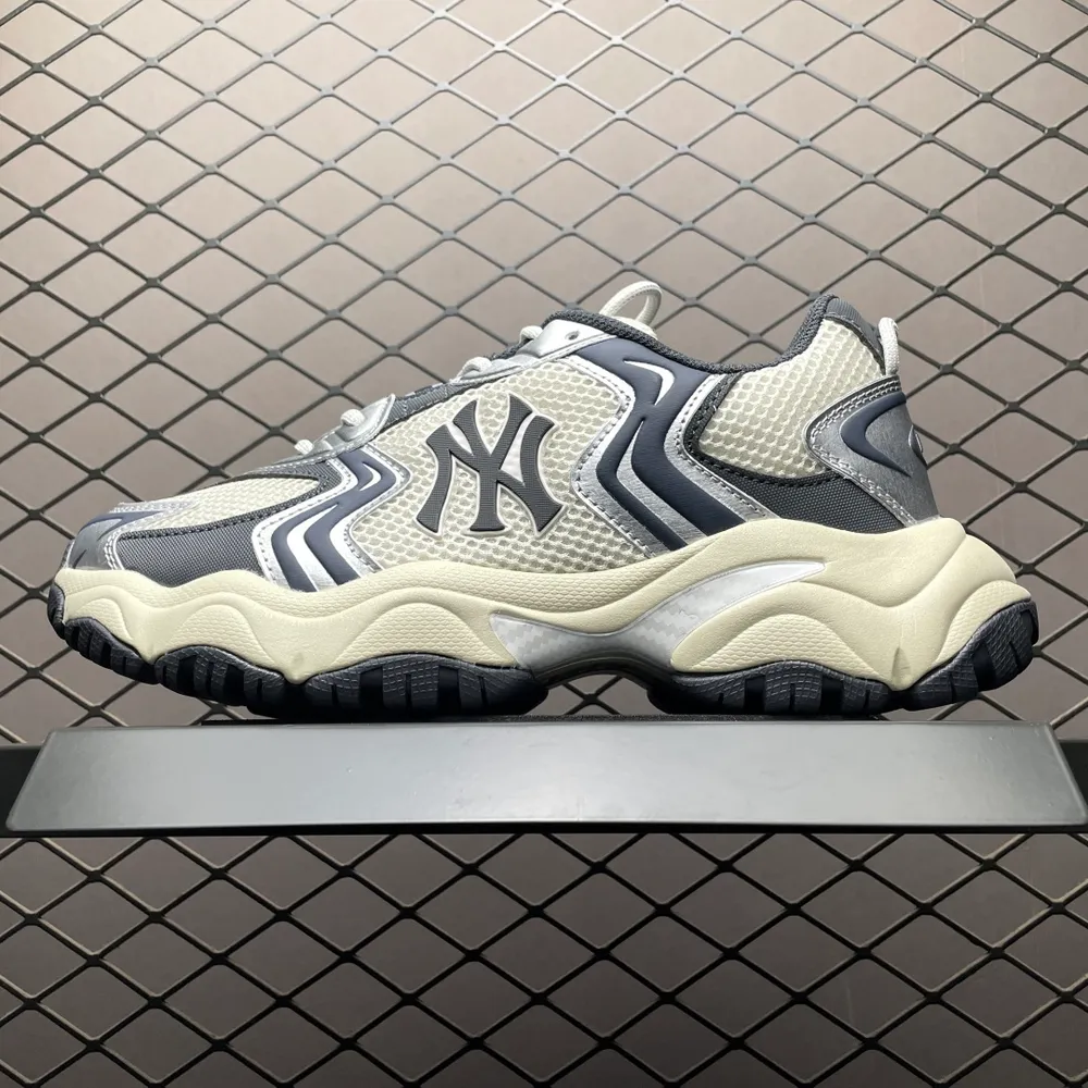 💰550 網紅爆款 MLB Cargo Chunky 低幫休閒老爹鞋  原廠防偽吊牌 尺碼：35 36 36.5 37.5 38 38.5 39 40 41 42 43 44 編號：25TDEF78
