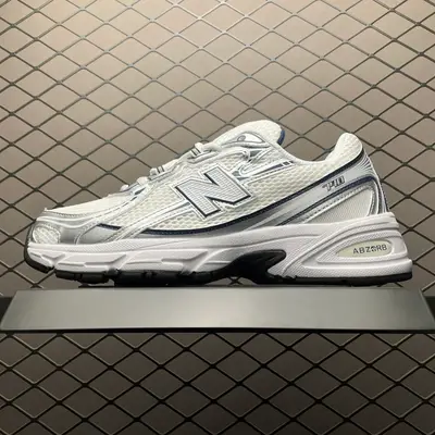 💰530 純原New Balance 新百倫 U740WN2 復古休閒慢跑鞋 尺碼：36 37 37.5 38 38.5 39.5 40 40.5 41.5 42 42.5 43 44 44.5 45 編號：23DCEE35