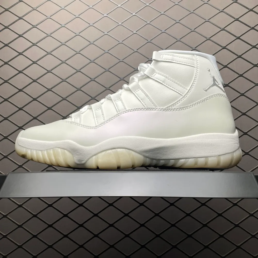 Air Jordan 11 Retro AJ11喬11 高幫文化籃球鞋 AR0715-110 老牌外貿大廠出品 外貿專供版 純正版型 真碳板加持 品質如圖所示 精密中底拉幫 鞋面電腦針車 進口機臺電腦Jump Logo刺繡 全新貨無任何氧化