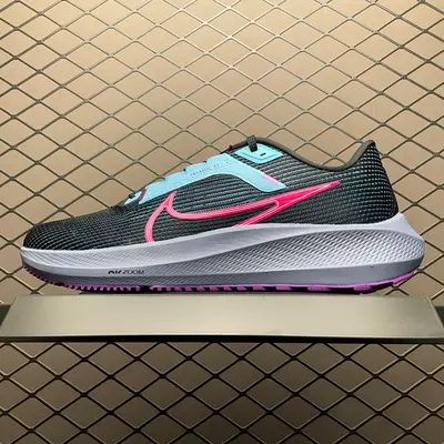💰560 純原NK Air Zoom Pegasus 40 飛馬40代 透氣緩震跑步鞋 FB7180-001 純原品質 內建Zoom氣墊 回彈效果非常直接 尺碼：36 36.5 37.5 38 38.5 39 40 40.5 41 42 