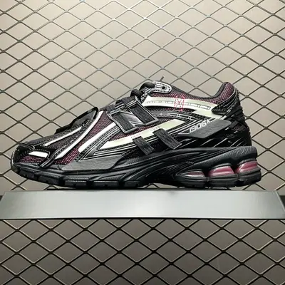 💰550 純原New Balance 新百倫 U1906AD 復古休閒跑步鞋 尺碼：36 37 37.5 38 38.5 39.5 40 40.5 41.5 42 42.5 43 44 44.5 45 46.5 編號：25TDEF202