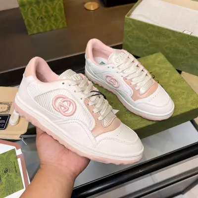 頂級版本，定型效果十足，秒殺市場軟踏踏的普通做法，💣💣💣Gucci2023早春古馳G家 最新爆款MAC80 運動鞋 情侶款 休閒 復古 做舊 髒髒鞋 小髒鞋 小白鞋🌸🌸🌸 原版購入開發 做貨 古馳MAC80全新爆款系列 精緻小巧