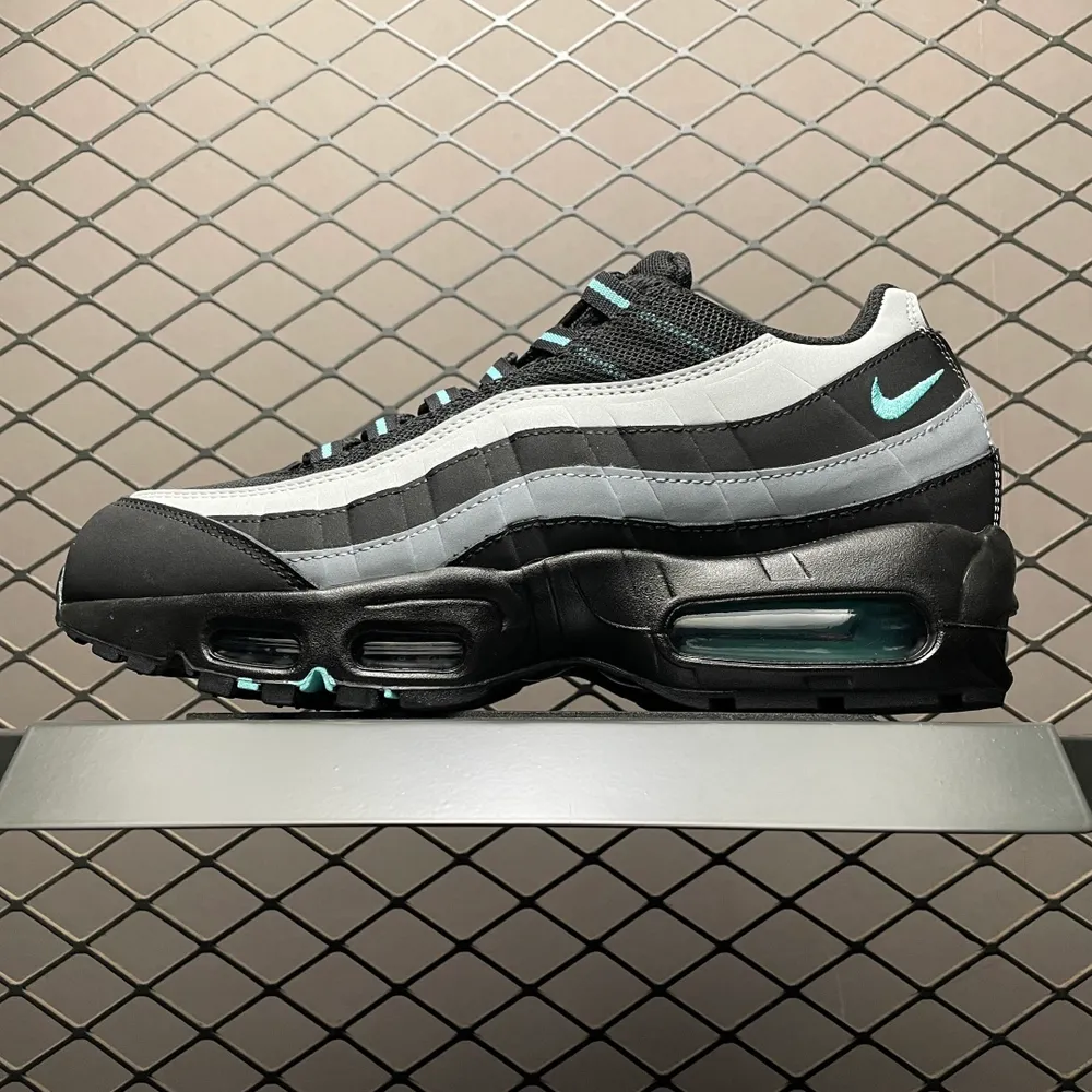 💰550 外貿跑量專供 NK Air Max 95 低幫休閒運動鞋 IB2871-002 大廠出品 品質板正 性價比無敵 尺碼：40 40.5 41 42 42.5 43 44 44.5 45 46 47.5 編號：25YEFF23