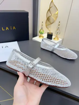 Alaia·阿萊亞⛳️🔥超火的一款平底芭蕾舞漁網紗面款平底單鞋🩰！