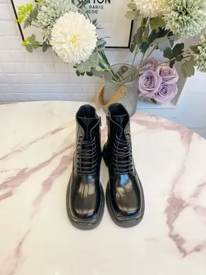 特價550，不退不換，牛皮面十羊裡，35-39標準尺碼，碼數齊全
