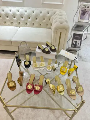 2026早春新款 Dior 牛皮面 羊皮內裡  跟高5.5cm   九色任選  碼數35-42  橡膠底出p580  真皮底+30