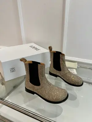 🆕💗【羅意威•Loewe】 火爆新款 配合整體原版楦型，時尚而個性好穿 顏色超讚