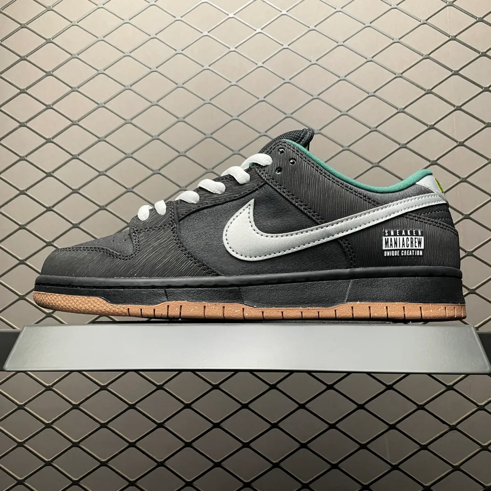 💰630 純原NK SB Dunk Low 客制款 低幫休閒板鞋 FQ7585-200 尺碼：40 40.5 41 42 42.5 43 44 44.5 45 46 編號：31YEFF511