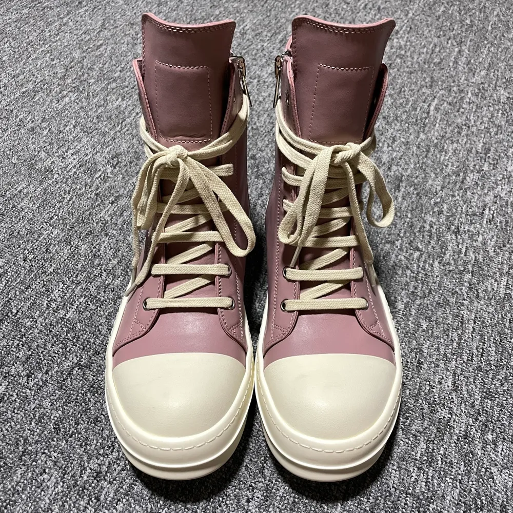 純原 Rick Owens 瑞克 歐文斯 高街經典休閒鞋 配置天地蓋硬實禮盒(附贈棉布託購物袋一個)升級原楦原紙版開發版型 牛皮革鞋面材質 小羊真皮內襯 全新資料開發奶香型TPU鋸齒紋耐磨橡膠鞋底 尺碼：36 37 38 39 40 41 