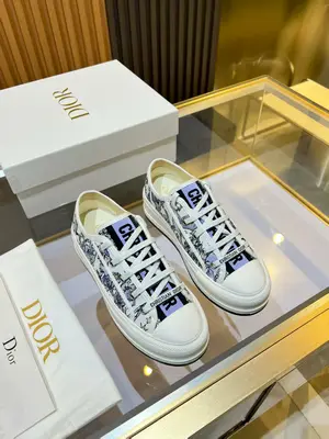 P640元 2025年Walk‘n’Dior刺繡中幫休閒鞋上新啦