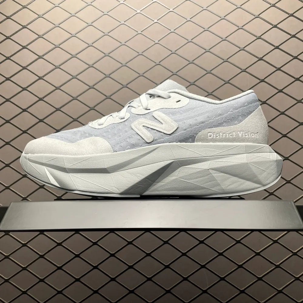 💰530 純原District Vision x New Balance 新百倫 聯名款低幫休閒跑步鞋 WRCELVD4 尺碼：36 37 37.5 38 38.5 39.5 40 40.5 41.5 42 42.5 43 44 44.5