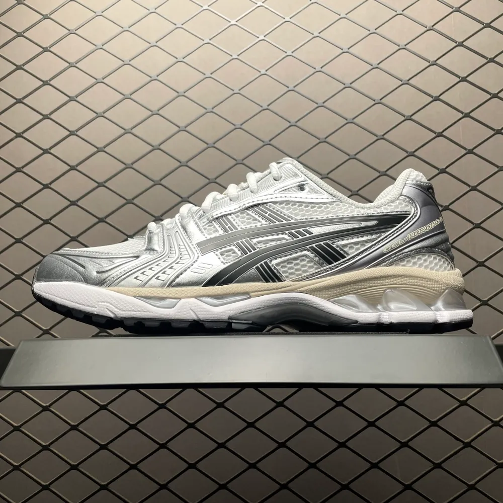 💰569 純原Asics 亞瑟士 GEL-Kayano 14 低幫運動休閒跑步鞋 1203A537-110 平臺專供品質 一箇中底細節區別市面通貨 尺碼：36 37 37.5 38 39 39.5 40 40.5 41.5 42 42.5