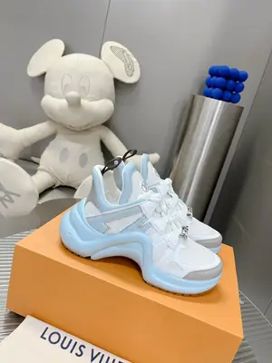 740 💰彩繪加20-頂級版！爆拆八對原版！吊炸天了這款，早買了二對原版一直努力在開⚠️原版TPU膠片的舒適度和顏色都跑了一個多時間💔不付努力💪所有細節和原版一致，絲綢牛皮面切邊處全油邊🌟絲綢牛皮內裡，牛皮墊腳⚠️女碼35-41
