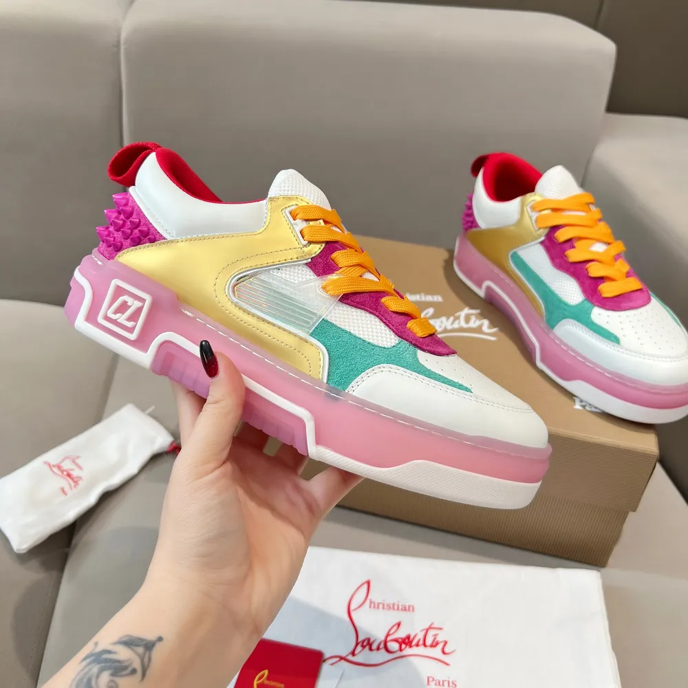 p720 王俊凱 楊冪 許凱 張婧儀 丁程鑫 陳牧馳 王子異 同款Christian Louboutin路鉑廷 2024 【新品】 ASTROLOUBI 男女同款厚底運動鞋紅底鞋時尚與運動完美融合, 面料採用奢華小牛皮、柔軟麂皮、光滑緞面以
