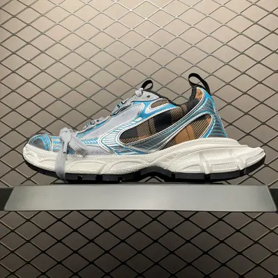 純原Balenciaga 巴黎世家 3XL 做舊復古老爹鞋 734731 官方全套配件鞋盒 鞋帶 防塵紙配套齊全 尺碼：35 36 37 38 39 40 41 42 43 44 45 46 注意：尺碼偏大 編號：41IFTU6