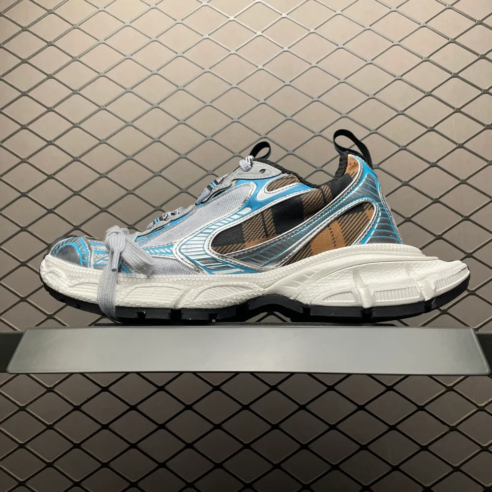 純原Balenciaga 巴黎世家 3XL 做舊復古老爹鞋 734731 官方全套配件鞋盒 鞋帶 防塵紙配套齊全 尺碼：35 36 37 38 39 40 41 42 43 44 45 46 注意：尺碼偏大 編號：41IFTU6