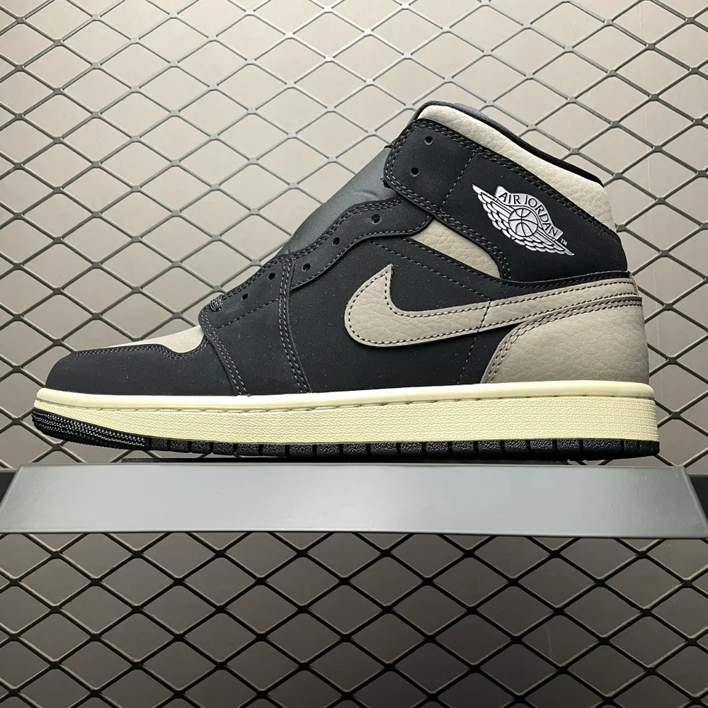 💰610 純原Air Jordan 1 Mid  AJ1喬1中幫文化籃球鞋 IB7110-002 市售最高品質 原鞋開發 平臺訂單專用代工流水線打造 每一個配色均採購原鞋確認細節 認準細節實拍 尺碼：40 40.5 41 42 42.5 
