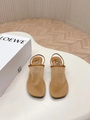 頂級版本🆕💗【羅意威•Loewe】 火爆新款 配合整體原版楦型，時尚而個性好穿 顏色超讚