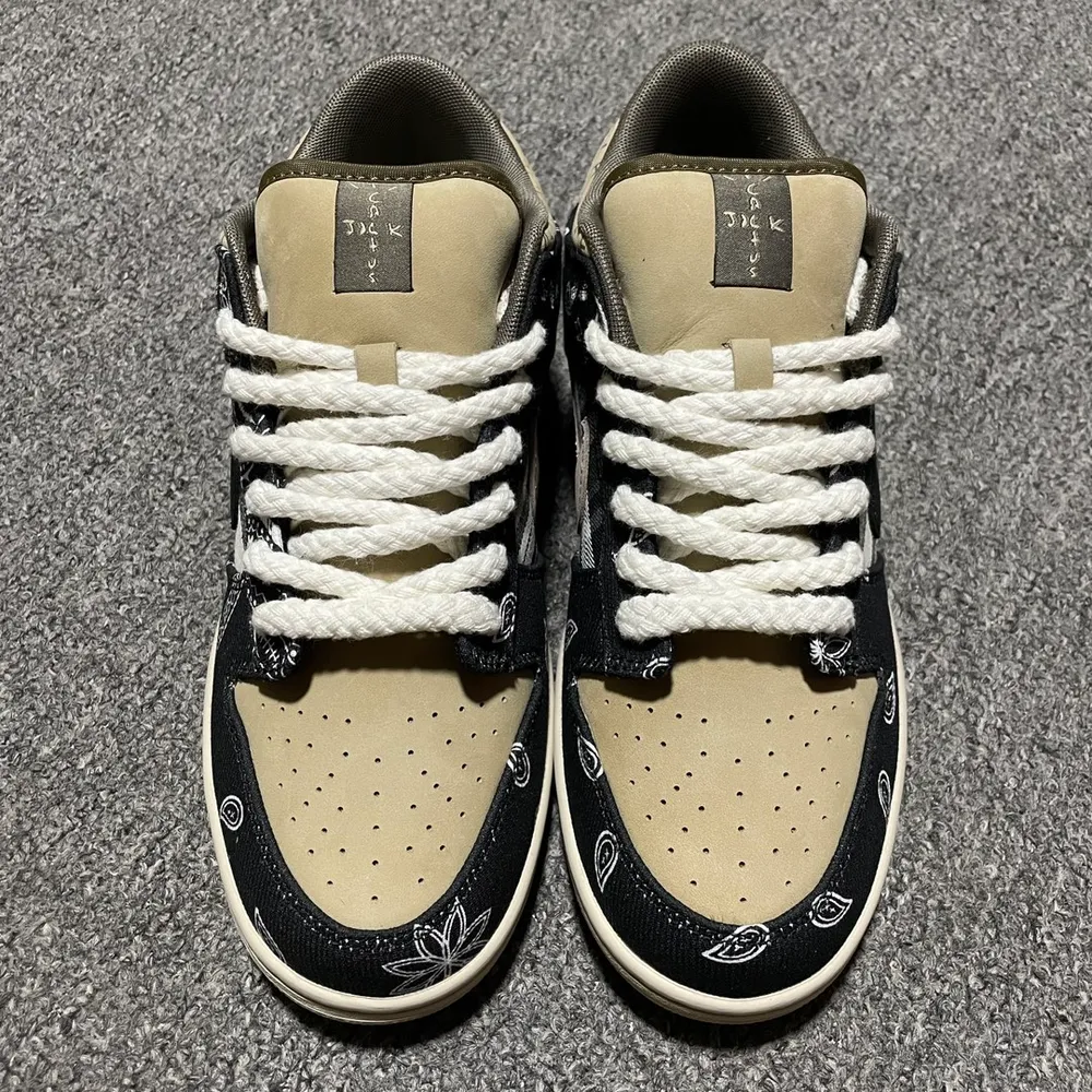 💰769 純原 Travis Scott x NK SB Dunk Low TS聯名款限量板鞋 CT5053-001 腰果花 天花板品質 國內一線頭部大廠出品 閉眼衝的品質 ！知名廠牌同源 原鞋原楦頭紙板開發 原廠皮料 原廠織嘜標 全方位