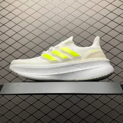 💰569 純原AD 阿迪 Ultra Boost 5 超彈力爆米花中底休閒跑步鞋 ID8843尺碼：36 36.5 37 38 38.5 39 40 編號：27TDEE101
