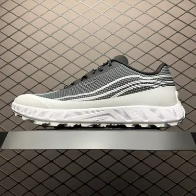 💰579 外貿熱款專供 Norda 諾達 002 Sneaker 網面越野跑步鞋 加拿大高階品牌 官方售價281K+ 運動通勤皆宜 非常時尚小眾且具有功能性的一款跑鞋 尺碼：36 36.5 37.5 38 38.5 39 40 40.5 