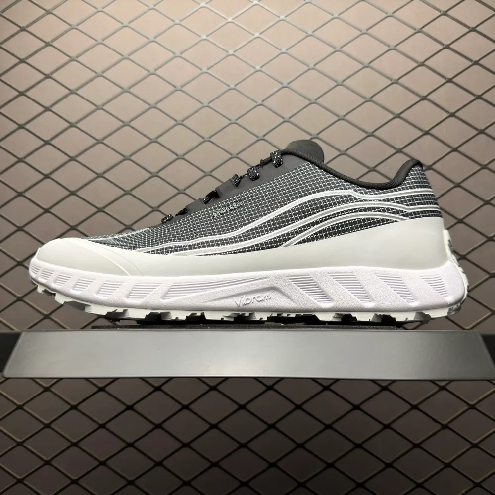 💰579 外貿熱款專供 Norda 諾達 002 Sneaker 網面越野跑步鞋 加拿大高階品牌 官方售價281K+ 運動通勤皆宜 非常時尚小眾且具有功能性的一款跑鞋 尺碼：36 36.5 37.5 38 38.5 39 40 40.5 