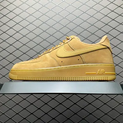 💰550 🔥平臺專供品質 NK Air Force 1 Low 小麥空軍一號低幫 CJ9179-200 全掌奧萊訂單 鞋身採用原廠麂皮鞋面 中底內建蜂窩氣墊 附帶外盒加固紙箱 尺碼：36 36.5 37.5 38 38.5 39 40 