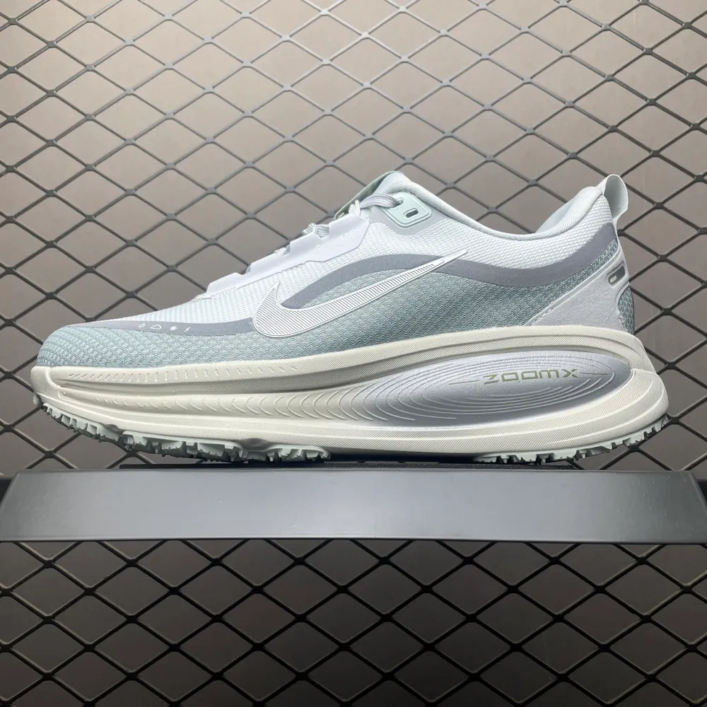💰530 純原版 NK Vomero 18 GTX V18 網面透氣跑步鞋 HQ7001-003 高階零售專供品質 正確防水防汙鞋面 獨傢俬模 正確組合大底 區別其他一體大底 尺碼： 35.5 36 36.5 37.5 38 38.5 3