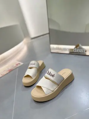 💥【2024/Chloe（克洛伊）拖鞋】：舒適時尚的選擇👟