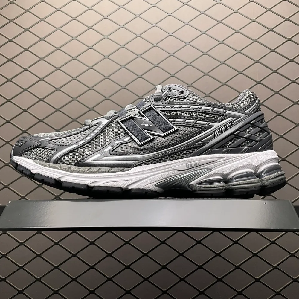 💰520 價格調整   純原 New Balance 新百倫 復古休閒跑步鞋 M1906RJS 全新版本 大廠出品 正確卡色皮料衝裁組合 鞋面鞋底工藝極其複雜 新開獨立私模組合大底 尺碼：36 37 37.5 38 38.5 39.5 4