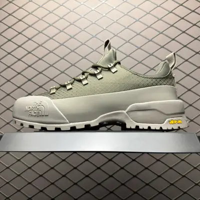 💰600 純原The North Face 北面 Glencl Yffe Low 戶外運動休閒登山越野徒步鞋 鞋底採用Vibram黃金大底 專門為鞋底設計的橡膠以出色的耐磨性 良好的防滑性或得不少戶外運動愛好者的喜愛 尺碼：40 41 4