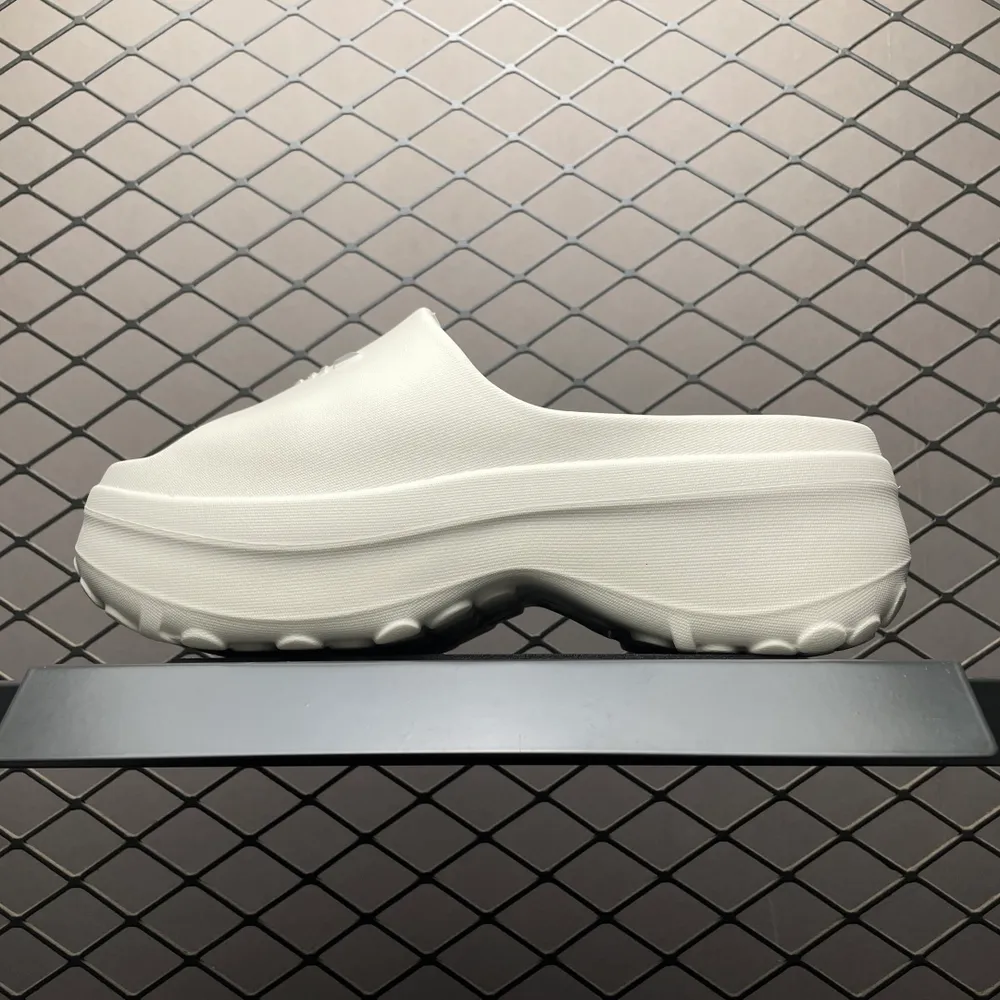 💰450 純原AD 阿迪 adifom Stan Slide 夏季沙灘涼鞋拖鞋 JI2765 發泡一體大底 腳感十分舒適！尺碼：36-44 無半碼 編號：17DCEE17