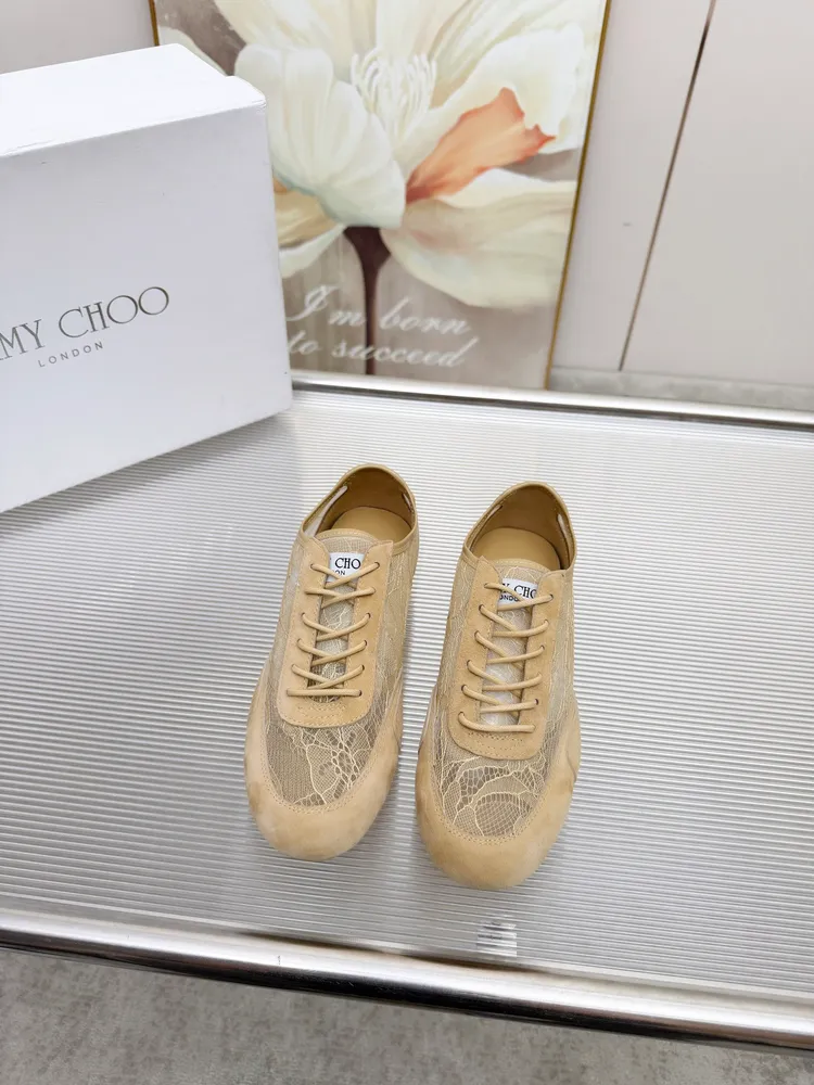 Jimmy choo（吉米•周）周仰傑2026春夏Sunny F系列運動鞋火爆上新🔥品牌Logo3D立體印刷技術 鞋面採用原版定製蕾絲➕羊猄拼接💥橡膠鞋底搭配複合鞋墊設計🎵舒適又輕盈鞋型外觀纖薄✨帶來流暢貼合的支撐與緩衝效果🌙盡顯時