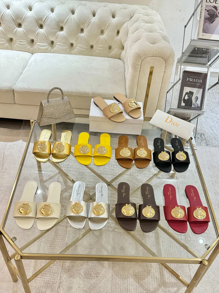 2026早春新款 Dior 牛皮面 羊皮裡   九色任選  碼數35-42  橡膠底出p560  真皮底+30
