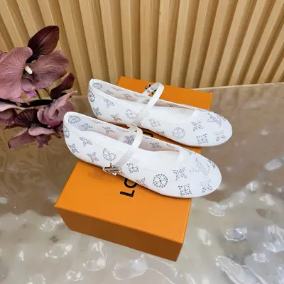 LV  | 路易威登  26𝐬𝐬 2026早春新品 頂級版本⚠️專櫃主打最新款 瑪麗珍單鞋/拖鞋/貓跟拖鞋 硬貨上新🆕